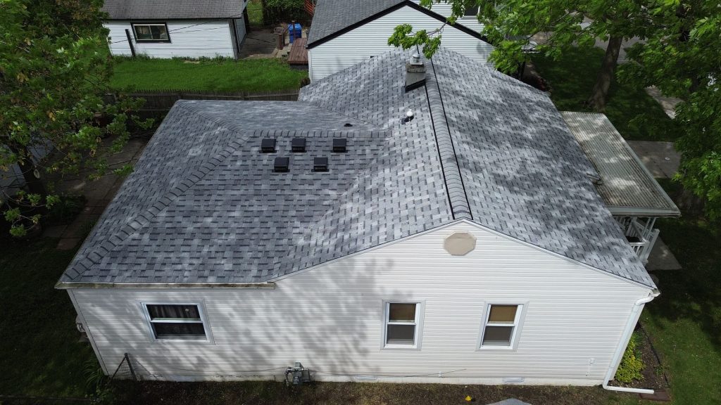 Roof replacement in Warren MI on Essex Ave.